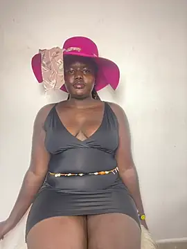 Snapshot of melaninglasskin chatting on July 9, 2026, 9:19 pm melaninglasskin online show from July 9, 2026, 9:19 pm