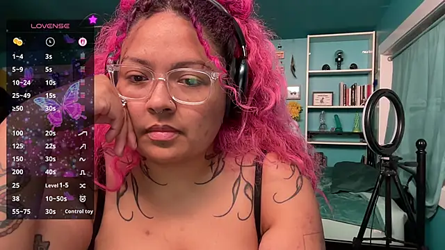 chilepinaaa online show from June 29, 2026, 6:41 am