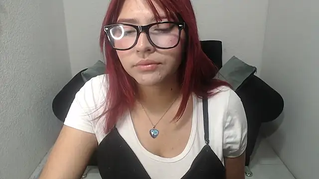 Snapshot of beckysexyhot chatting on June 17, 2026, 1:45 pm beckysexyhot online show from June 17, 2026, 1:45 pm