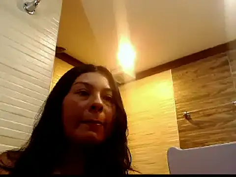 Snapshot of Emily_Manzzur chatting on May 28, 2026, 5:43 pm Emily Manzzur online show from May 28, 2026, 5:43 pm