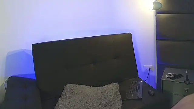 AshleyMonroee   online show from July 2, 2026, 5:41 pm