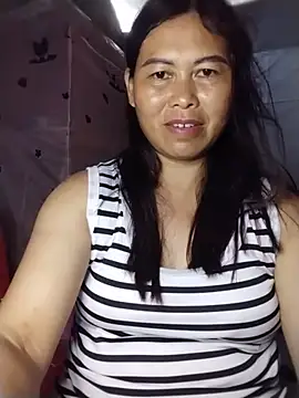 Snapshot of -Hatybi- chatting on June 3, 2026, 4:26 am -Hatybi- online show from June 3, 2026, 4:26 am
