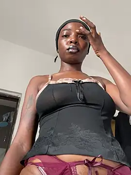 Honeybeespecial online show from July 14, 2026, 9:25 am