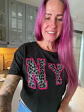 GermanMilfJasmin online show from July 7, 2026, 9:35 am