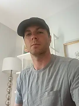 bennyh1998 online show from May 28, 2026, 3:31 pm