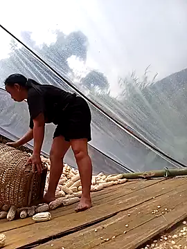 Snapshot of Henry-2k chatting on August 5, 2026, 10:51 am Henry-2k online show from August 5, 2026, 10:51 am