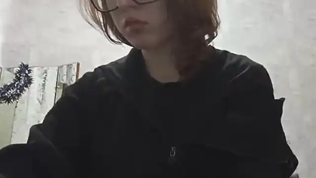 OliviaMoment online show from July 14, 2026, 10:21 am