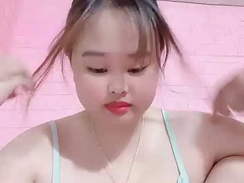 Nhungnhung679 online show from June 14, 2026, 6:10 pm
