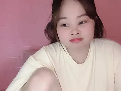 Nhungnhung679 online show from June 15, 2026, 5:04 pm