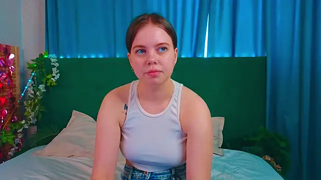 RebeccaCruz online show from June 13, 2026, 9:07 am