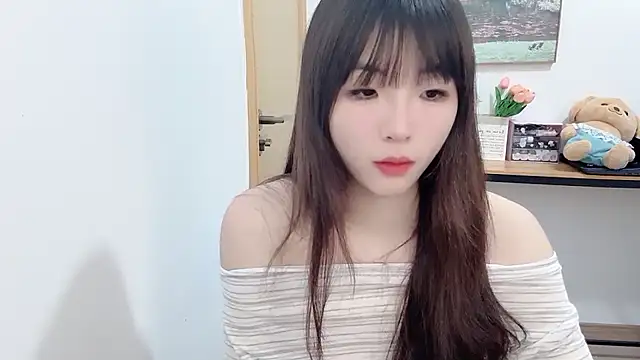 Louise-3 online show from June 19, 2026, 7:17 pm