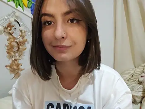 Snapshot of Juh_castro chatting on July 4, 2026, 5:52 pm Juh castro online show from July 4, 2026, 5:52 pm