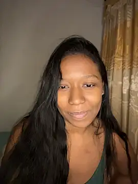 Snapshot of chell_iivy chatting on August 5, 2026, 4:15 am chell iivy online show from August 5, 2026, 4:15 am