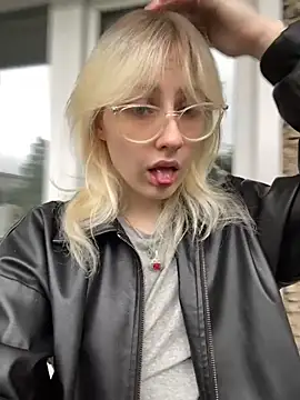 xp blondie online show from June 27, 2026, 10:09 am