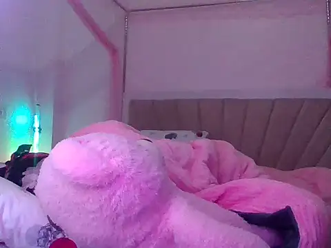 Xannaxx  online show from July 13, 2026, 3:20 am
