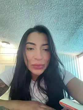 Snapshot of marianacor chatting on June 10, 2026, 7:24 pm marianacor online show from June 10, 2026, 7:24 pm
