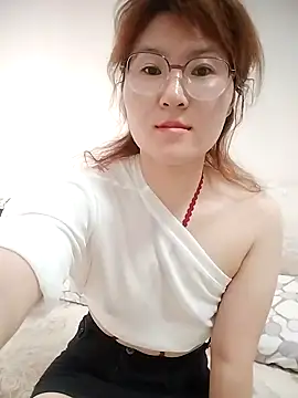 gaoyan880526 online show from June 21, 2026, 6:38 am