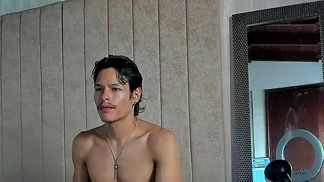 Snapshot of tommyhot7 chatting on July 18, 2026, 2:54 pm tommyhot7 online show from July 18, 2026, 2:54 pm