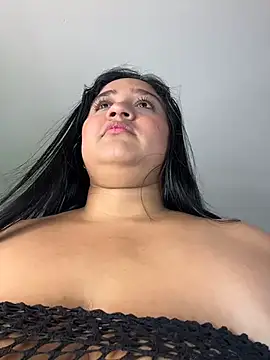 FoxySkye online show from July 4, 2026, 5:02 am