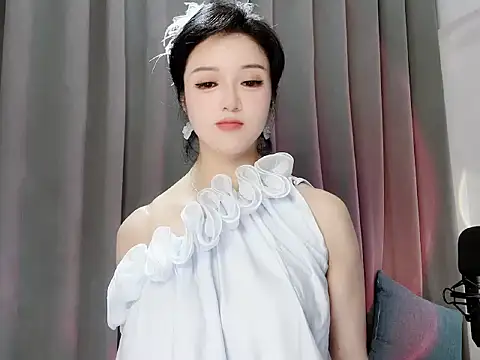 Momo-Wow online show from June 5, 2026, 6:52 am