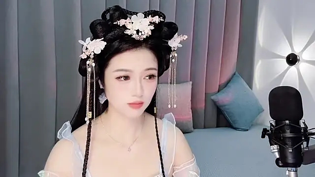 Momo-Wow online show from June 12, 2026, 5:50 am