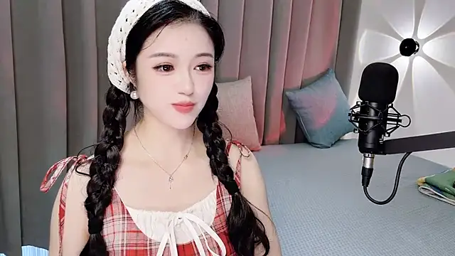 Momo-Wow online show from June 19, 2026, 6:51 am