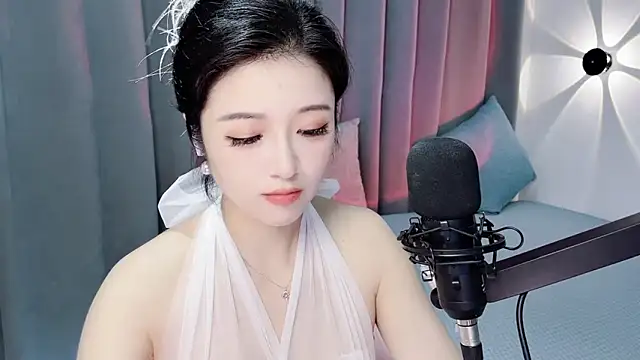 Momo-Wow online show from July 9, 2026, 5:55 am