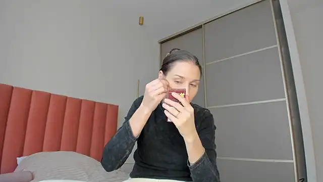 SofiClimbing online show from February 10, 2025, 2:41 am