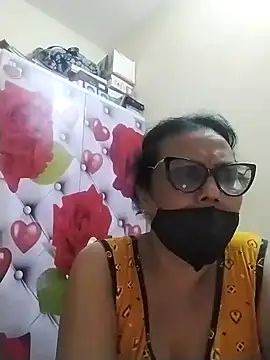 chatterjeesayani567 online show from June 15, 2026, 6:32 pm