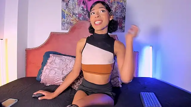 Snapshot of TyraHoney chatting on July 13, 2026, 9:50 pm TyraHoney online show from July 13, 2026, 9:50 pm