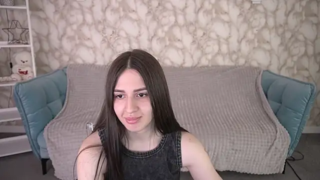 AlesiaDessmond online show from June 18, 2026, 7:07 pm
