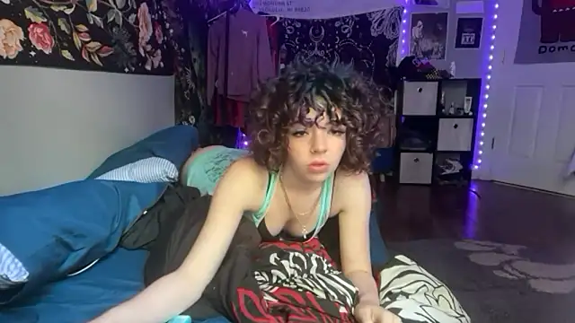 Snapshot of petitewhitebaee chatting on June 15, 2026, 5:04 pm petitewhitebaee online show from June 15, 2026, 5:04 pm
