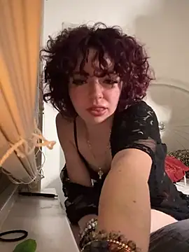 Snapshot of petitewhitebaee chatting on July 4, 2026, 5:24 am petitewhitebaee online show from July 4, 2026, 5:24 am