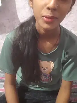 Snapshot of Saloni-Tyagi chatting on June 18, 2026, 1:15 pm Saloni-Tyagi online show from June 18, 2026, 1:15 pm