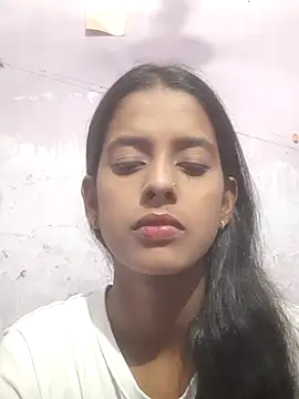 Snapshot of Saloni-Tyagi chatting on June 23, 2026, 11:19 am Saloni-Tyagi online show from June 23, 2026, 11:19 am