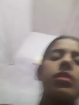 Snapshot of Saloni-Tyagi chatting on June 26, 2026, 5:17 pm Saloni-Tyagi online show from June 26, 2026, 5:17 pm