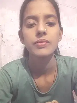 Snapshot of Saloni-Tyagi chatting on June 27, 2026, 7:02 am Saloni-Tyagi online show from June 27, 2026, 7:02 am