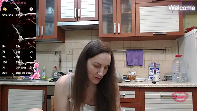 Yevgeshka-Milashka online show from December 16, 2025, 4:12 pm