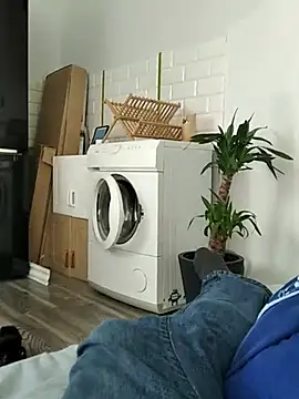 Kozikmistrz1995 online show from June 2, 2026, 7:21 am