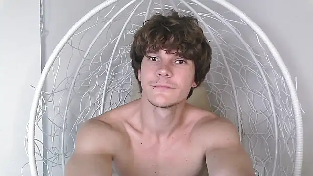Snapshot of Eric_Crush chatting on July 20, 2026, 4:05 am Eric Crush online show from July 20, 2026, 4:05 am