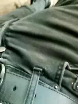 Singlemaleforcouples online show from December 31, 2024, 10:04 am