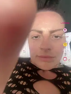 Snapshot of inkgirl222 chatting on June 18, 2026, 12:31 pm inkgirl222 online show from June 18, 2026, 12:31 pm