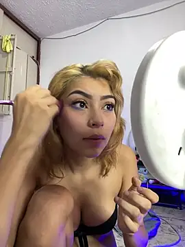 Snapshot of NatalieSterling chatting on July 4, 2026, 2:12 pm NatalieSterling online show from July 4, 2026, 2:12 pm
