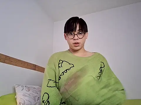 yiso  online show from June 3, 2026, 12:19 pm