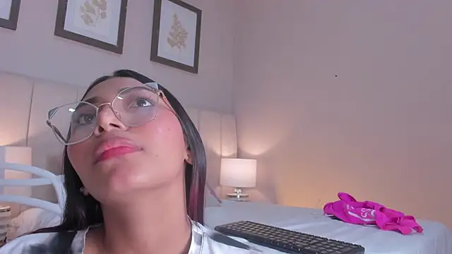 Snapshot of vanessa__stp chatting on June 25, 2026, 6:34 pm vanessa stp online show from June 25, 2026, 6:34 pm