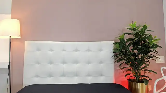liahglow online show from July 8, 2026, 12:53 pm