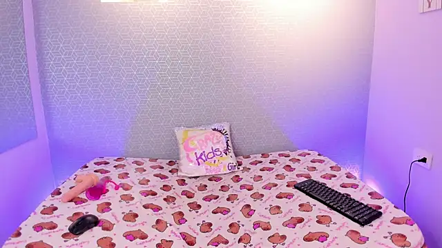 Bloomie 1 online show from June 25, 2026, 8:02 pm