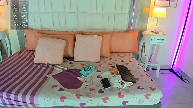 DanniValencia online show from June 5, 2026, 1:50 pm