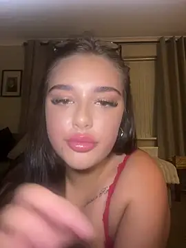 Maceysea  online show from June 3, 2026, 10:48 pm