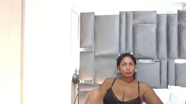 Snapshot of IvyEllis1 chatting on July 6, 2026, 2:47 pm IvyEllis1 online show from July 6, 2026, 2:47 pm